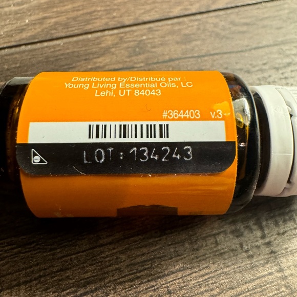 Young Living Tangerine essential oil 15ml - Picture 2 of 2